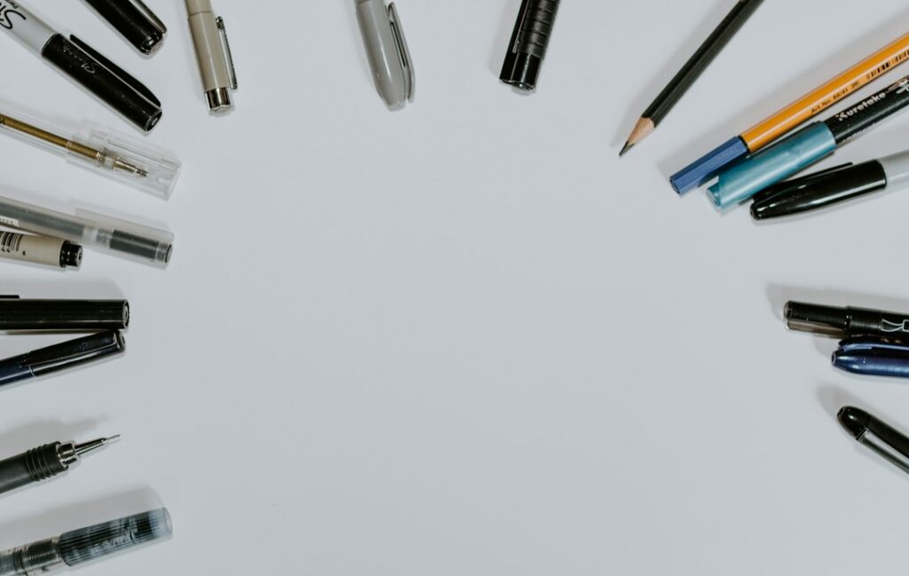 Assorted art pens