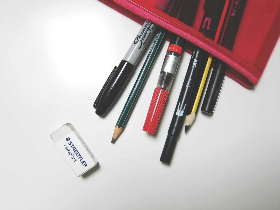 Illustrative photograph related to pencil rolls and zipper pencil cases